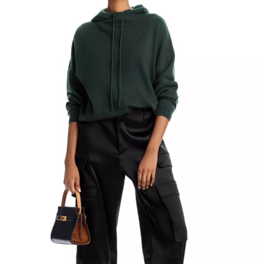 Luxurious 100% Cashmere Drop Shoulder Hoodie By Aqua in Army Green